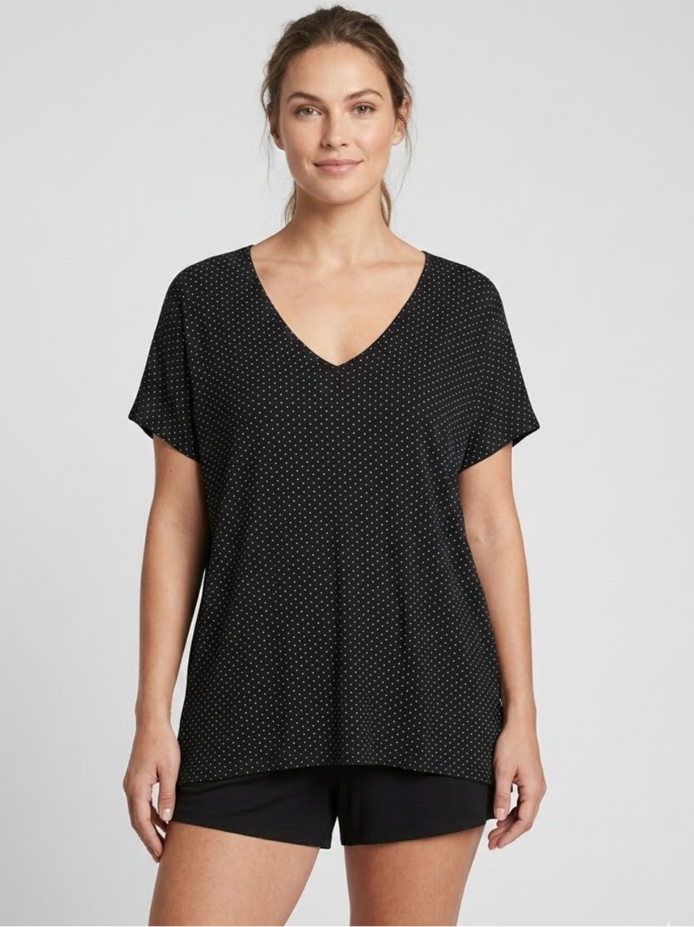 Soma Cool Nights Tee Relaxed Fit V-neck Short sleeved black/white polkdot Size M
